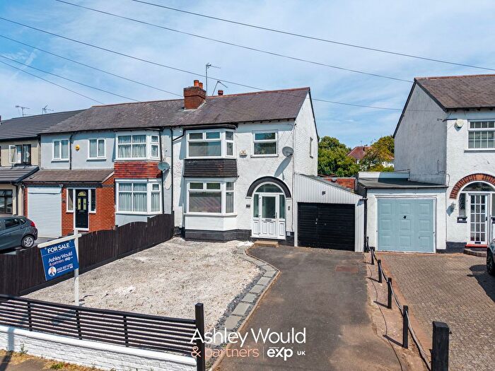 3 Bedroom Semi-Detached House For Sale In Ridgacre Road, Quinton, Birmingham, B32