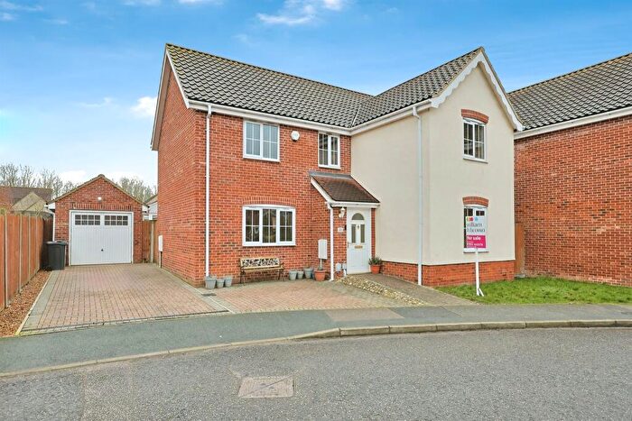 4 Bedroom Detached House For Sale In Tortoiseshell Way, Wymondham, NR18
