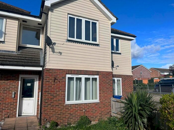 1 Bedroom Flat To Rent In Lansdown Road, Sittingbourne, ME10