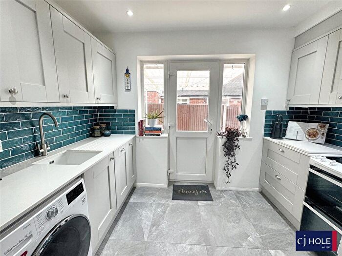 2 Bedroom Bungalow For Sale In Horsbere Road, Hucclecote, Gloucester, GL3