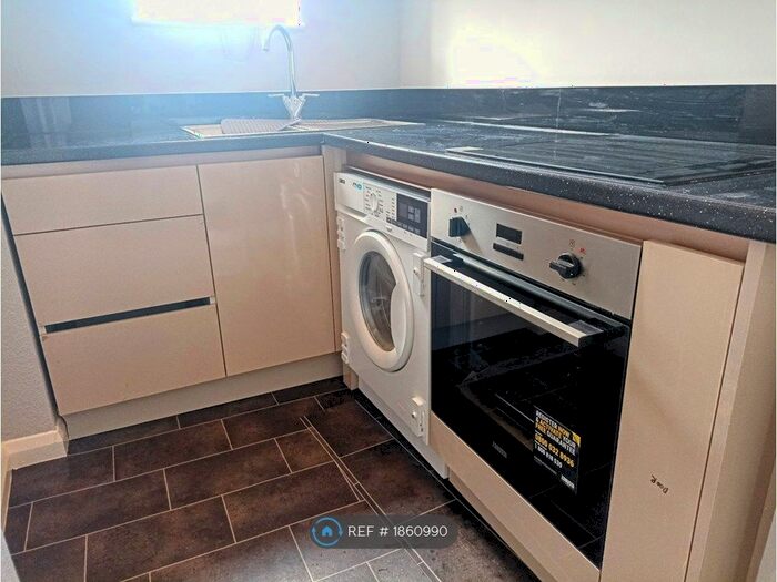 1 Bedroom Flat To Rent In Craufurd Rise, Maidenhead, SL6