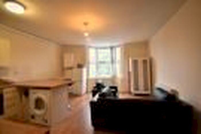 2 Bedroom Flat To Rent In Wordsworth Parade, Turnpike Lane, N8