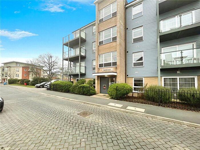 2 Bedroom Flat For Sale In Kennett Lane, Chertsey, Surrey, KT16