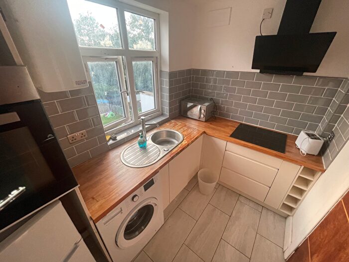 Studio To Rent In Wanstead Park Road, Ilford, IG1