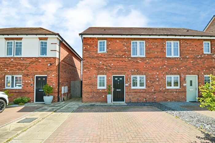 3 Bedroom Semi Detached House For Sale In Snowball Grove, Stockton-On-Tees, TS19