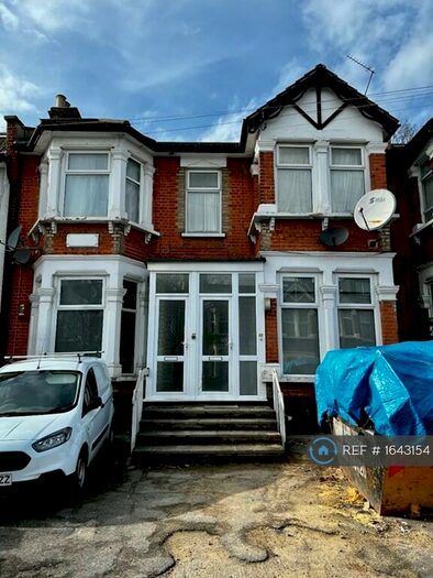 2 Bedroom Flat To Rent In Courtland Avenue Brand New Ground Floor, Ilford, IG1