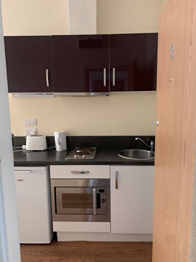 1 Bedroom Flat To Rent In Highfields Road, Huddersfield, HD1