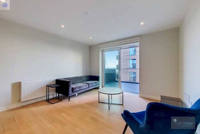 3 Bedroom Flat To Rent In Ferry Lane, London, N17