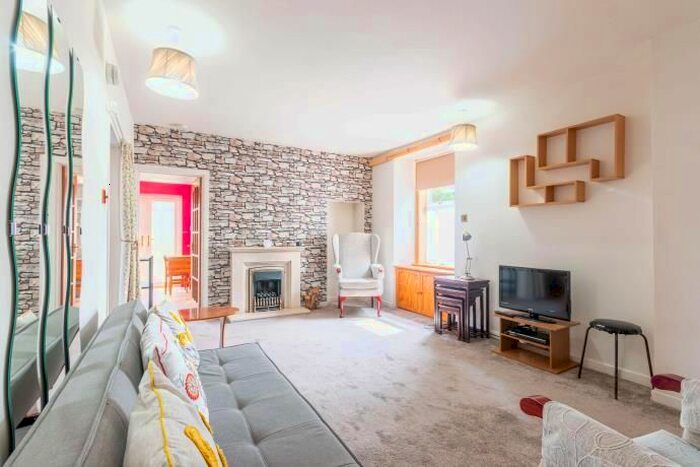 2 Bedroom Flat To Rent In Juniper Avenue, Edinburgh, EH14