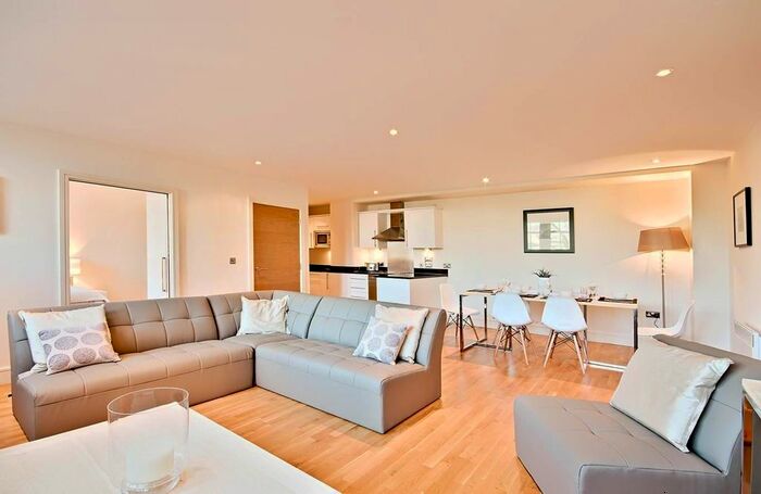 3 Bedroom Flat To Rent In Romney House, Marsham Street, Westminster, London, SW1P