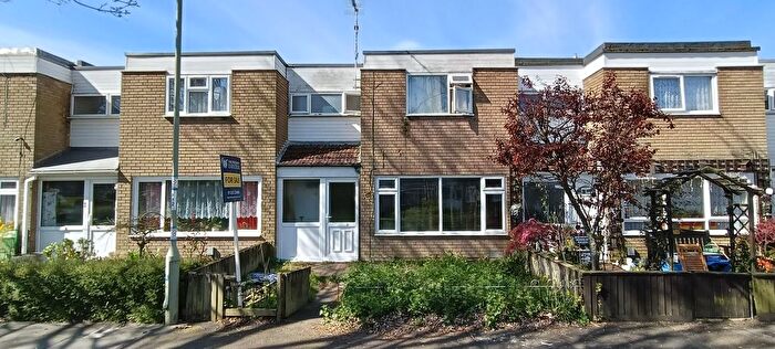 3 Bedroom Terraced House For Sale In Aldwick Close, Farnborough, GU14