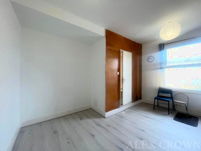 Studio To Rent In Stoke Newington Church Street, London, N16