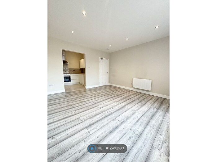 1 Bedroom Flat To Rent In Worsley Road, Swinton, Manchester, M27