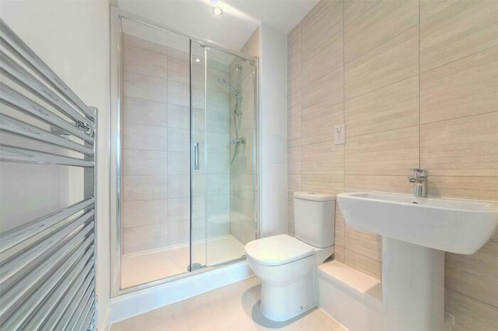 2 Bedroom Apartment To Rent In Lakeside Drive, London, NW10