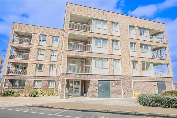 2 Bedroom Flat To Rent In Medawar Drive, Mill Hill, NW7