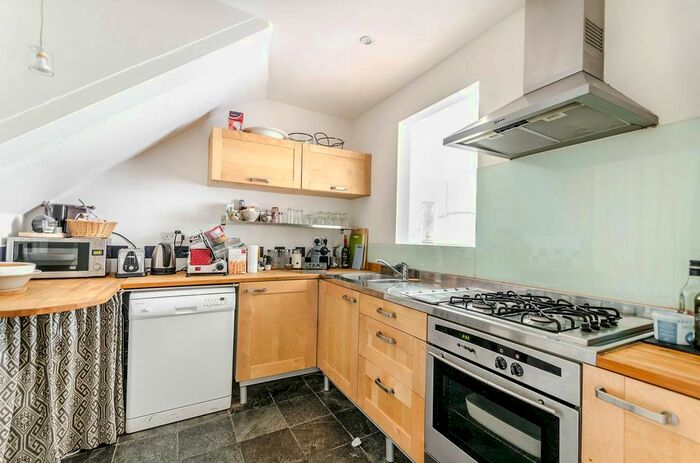 2 Bedroom Flat To Rent In Old Brompton Road, South Kensington, London, SW5