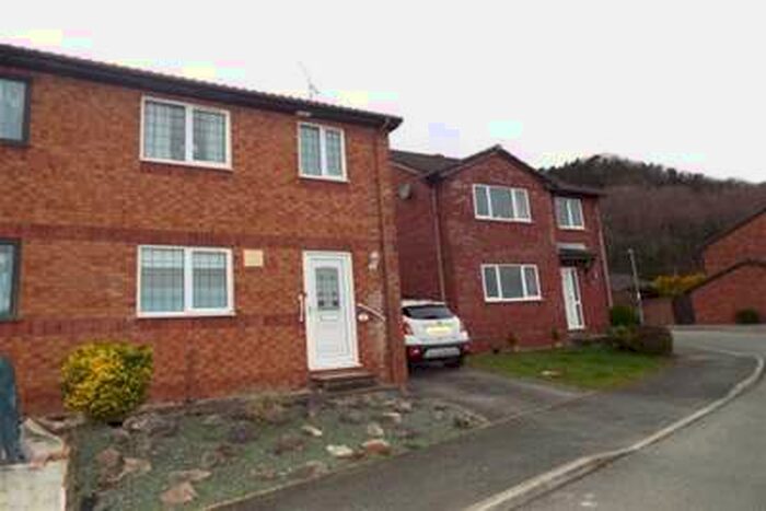 2 Bedroom House To Rent In Lon Y Mes, Abergele, LL22
