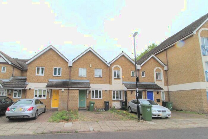 3 Bedroom Terraced House To Rent In Water Lane, London, SE14