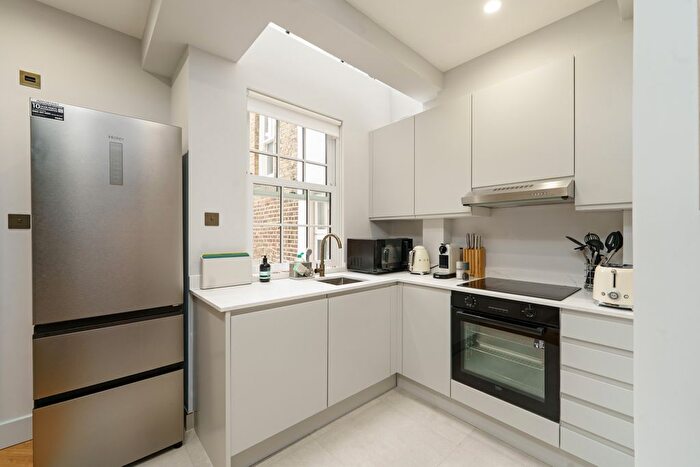 1 Bedroom Flat To Rent In Windmill Street, Marylebone, London, W1T