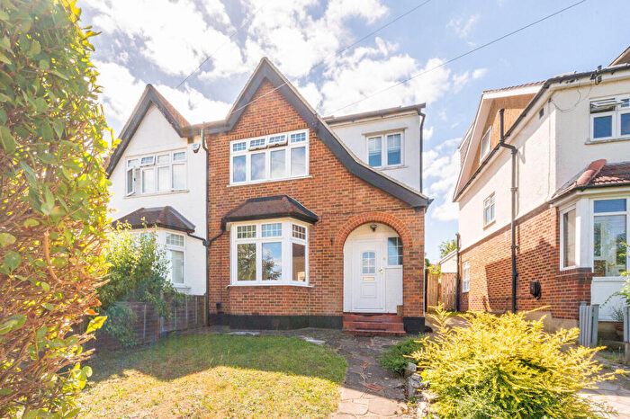 4 Bedroom Semi-Detached House For Sale In Beaumont Road, Upper Norwood, London, SE19