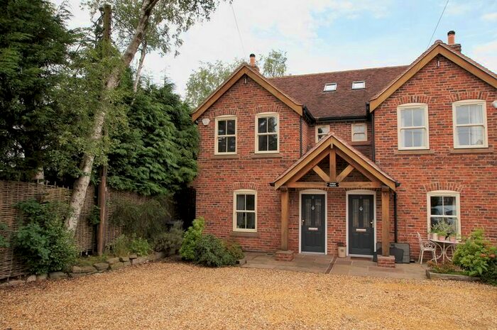 3 Bedroom Property To Rent In Holmes Chapel Road, Somerford, Congleton, CW12