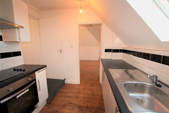 2 Bedroom Flat To Rent In Clarendon Park Road, Leicester, LE2