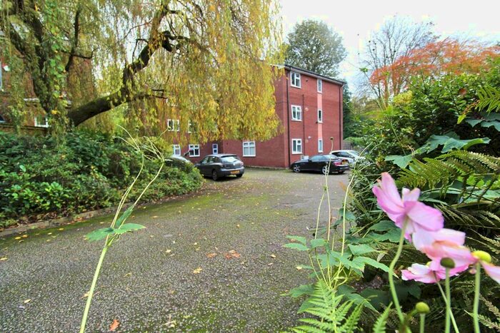 2 Bedroom Flat To Rent In Epworth Court, Hooley Range, Heaton Moor, SK4