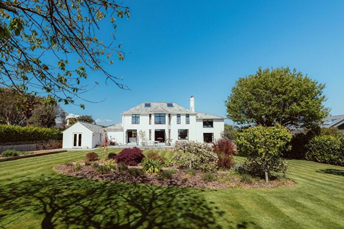 5 Bedroom Detached House For Sale In Tredenham Road, St Mawes, TR2
