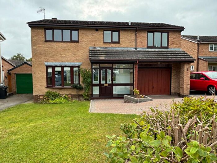 4 Bedroom Detached House To Rent In Caernarvon Close, Walton, Chesterfield, S40