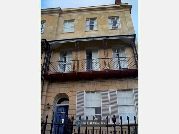 2 Bedroom Flat To Rent In Imperial House, Bristol, BS8
