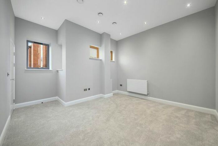 1 Bedroom Flat To Rent In Trafalgar Road, London, SE10