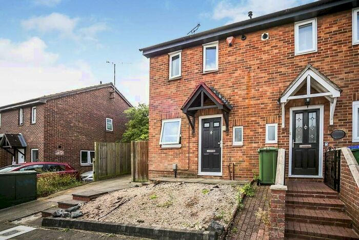 2 Bedroom End Of Terrace House To Rent In Ashurst Close, Crayford, Dartford, DA1