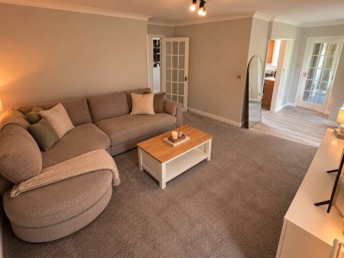 2 Bedroom Apartment To Rent In Montagu Court, Leeds, LS8