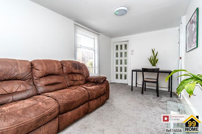 4 Bedroom Terraced House For Sale In Coopersale Road, Hackney, London, E9