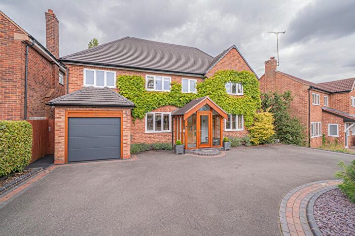 5 Bedroom Detached House For Sale In Broadfern Road, Knowle, B93