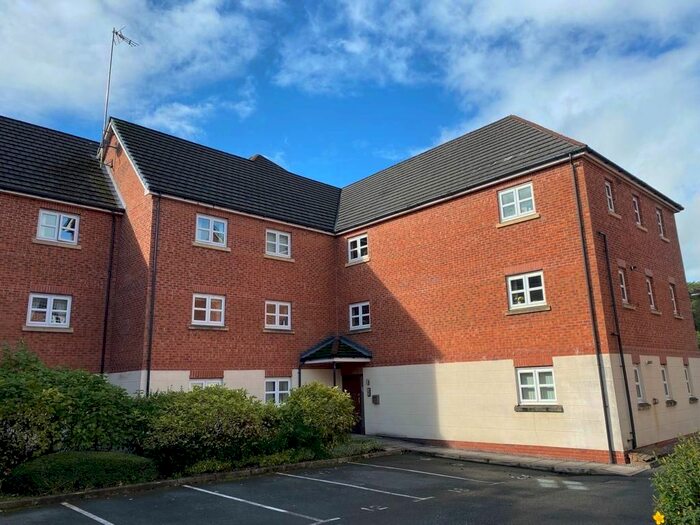 2 Bedroom Flat To Rent In Hartford Drive, Bury BL8