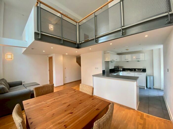 1 Bedroom Flat To Rent In Tollington Road, Holloway, N7