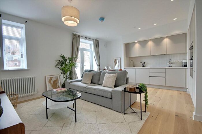 1 Bedroom Apartment For Sale In Apartment Solent View, St. Helens Parade, Southsea, Hampshire, PO4