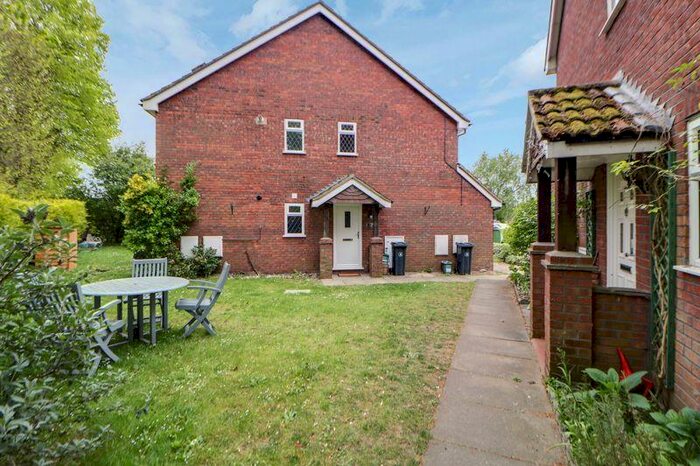 2 Bedroom Apartment To Rent In Meadowbank Road, Lightwater, GU18