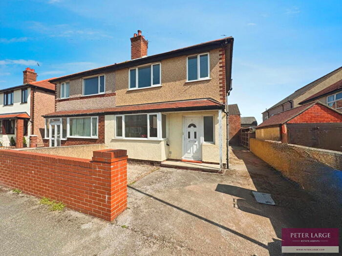 3 Bedroom Semi-Detached House For Sale In Brynhyfryd Avenue, Rhyl, LL18