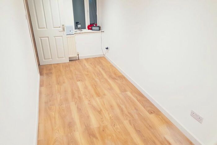 Studio To Rent In Briar Road, Watford WD25