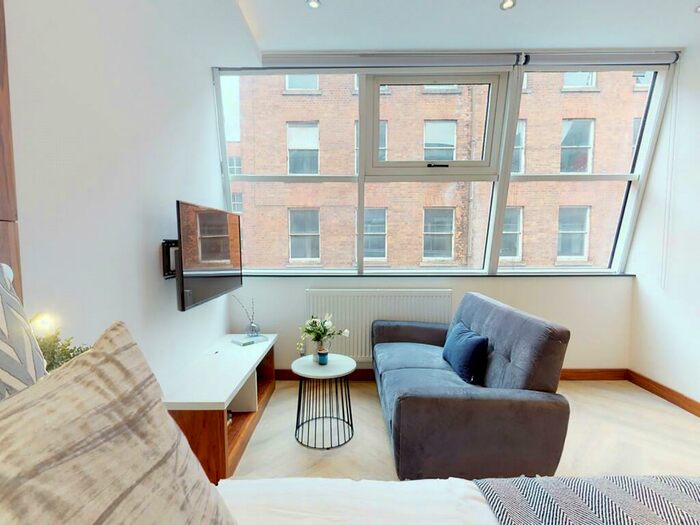 Apartment To Rent In Apt, Live Oasis Piccadilly #, M1