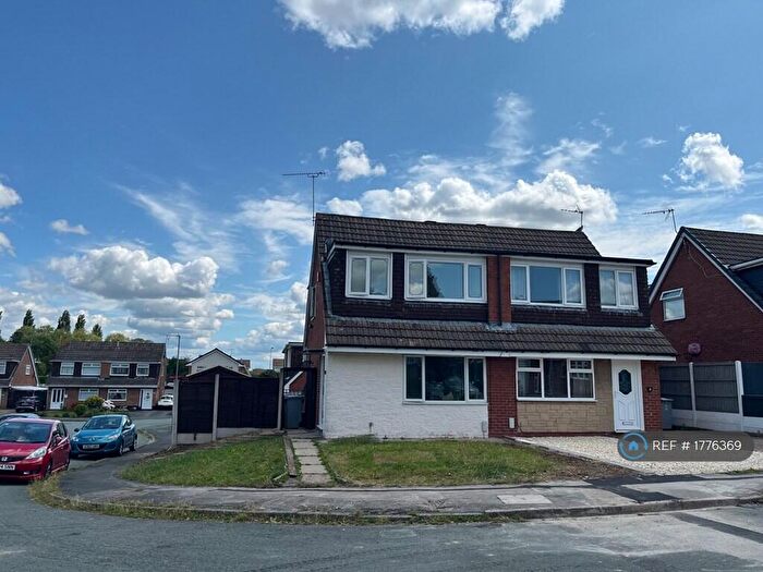 3 Bedroom Semi-Detached House To Rent In Seagull Close, Crewe, CW1