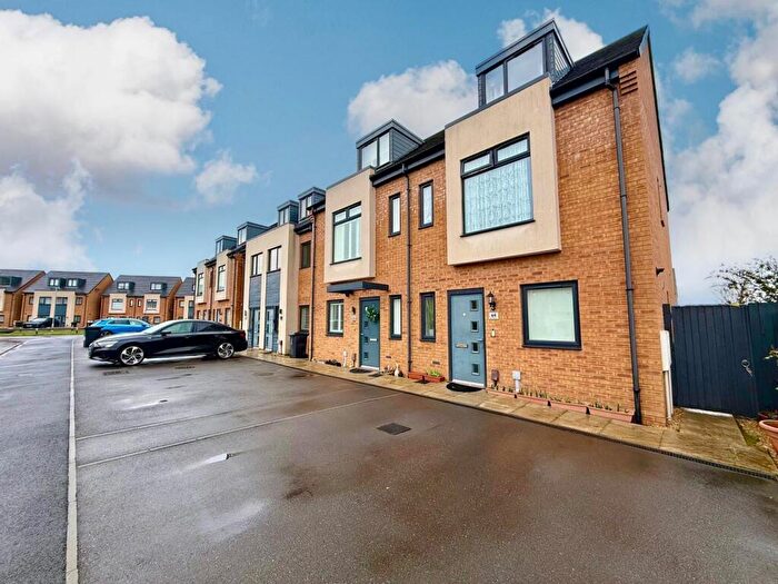 4 Bedroom Semi Detached House For Sale In New Dawn Place, Stratton St. Margaret, Swindon, SN1