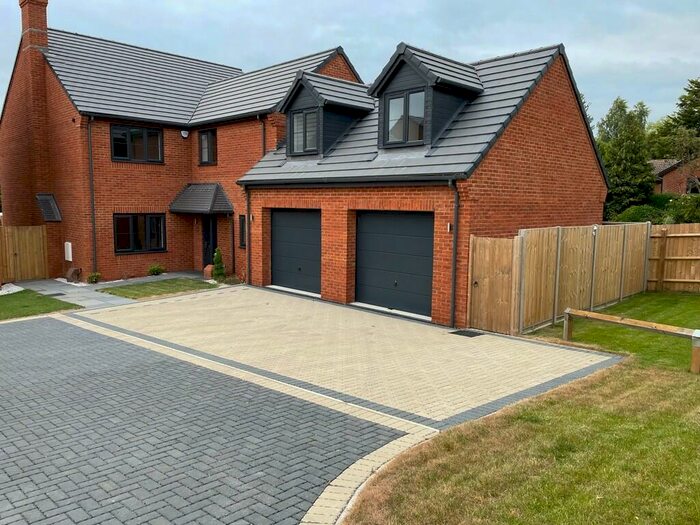 4 Bedroom Detached House For Sale In North End Road, Quainton, HP22