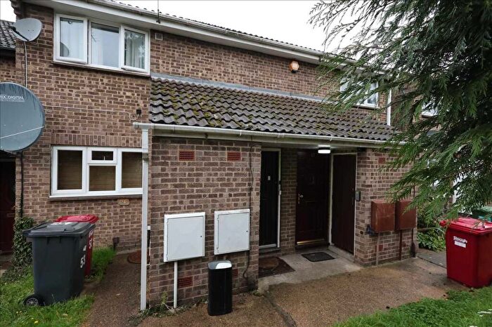 2 Bedroom Maisonette For Sale In Fotheringay Gardens, Cippenham, SL1