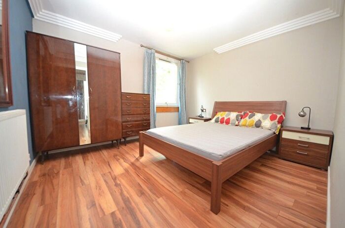 1 Bedroom Flat To Rent In Baly House, Palace Road, London, SW2