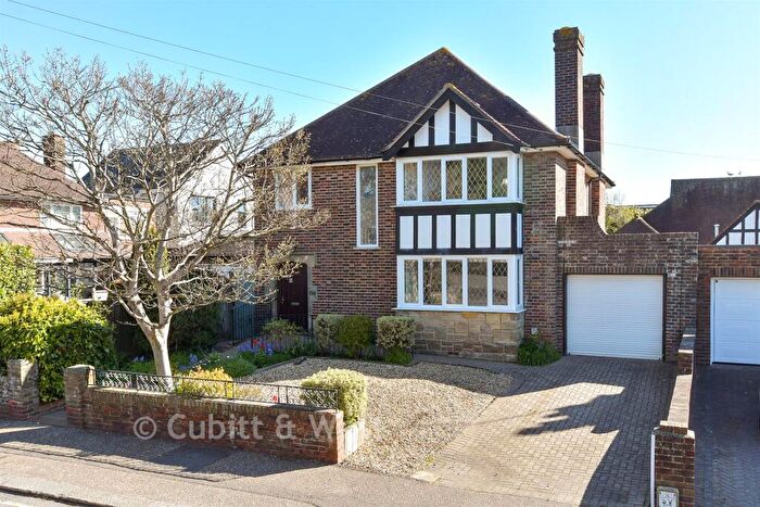 4 Bedroom Detached House For Sale In Wallace Avenue, Goring Worthing, West Sussex, BN11
