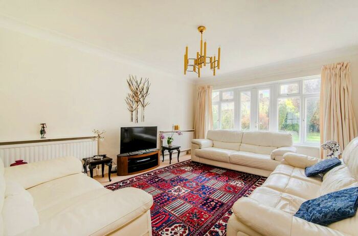 3 Bedroom Detached House To Rent In St Thomas Drive, Hatch End, Pinner, HA5
