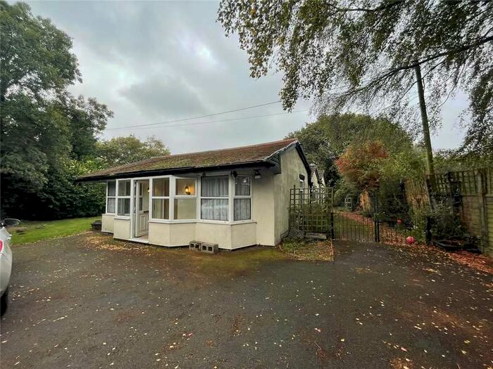 2 Bedroom Detached Bungalow For Sale In Ryton Road, Bubbenhall, Coventry, CV8